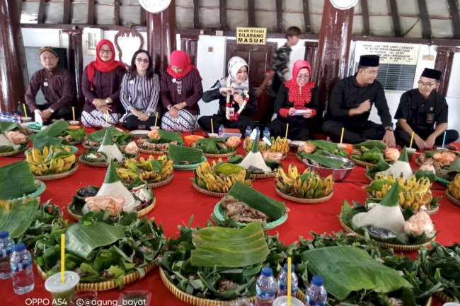 KUNJUNGAN BUPATI KLATEN BERSAMA FORKOPIMDA DAN FORKOPIMCAM KE MAKAM PANDANARAN DALAM RANGKA HARI JADI KLATEN KE 219