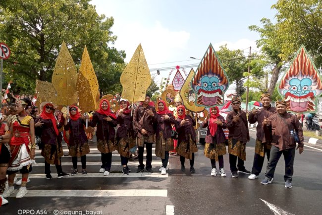 KONTINGEN KECAMATAN BAYAT DALAM KARNAVAL BUDAYA KABUPATEN KLATEN