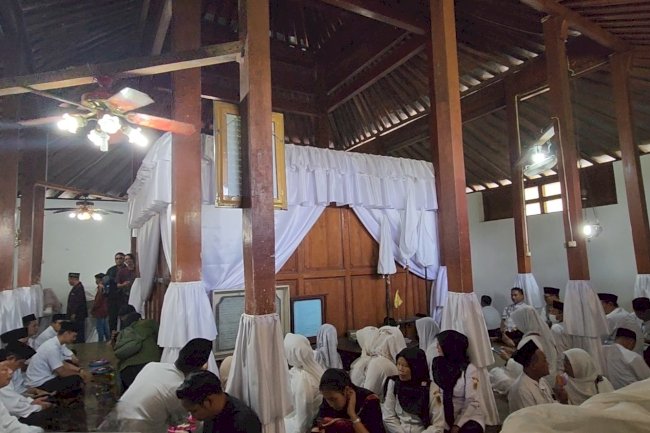 Ziarah Makam Sunan Pandanaran Desa Paseban Kecamatan Bayat