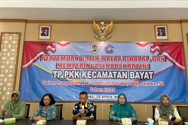 Pertemuan Rutin, Halal Bi Halal,  dan Memperingati Hari Kartini TP PKK Kecamatan Bayat