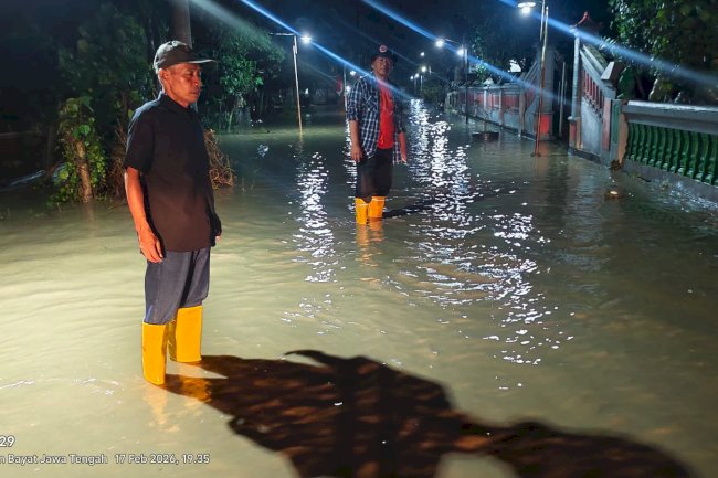 Angin Puting Beliung dan Banjir Landa Kecamatan Bayat, Aparat dan Warga Bergerak Cepat Lakukan Penanganan