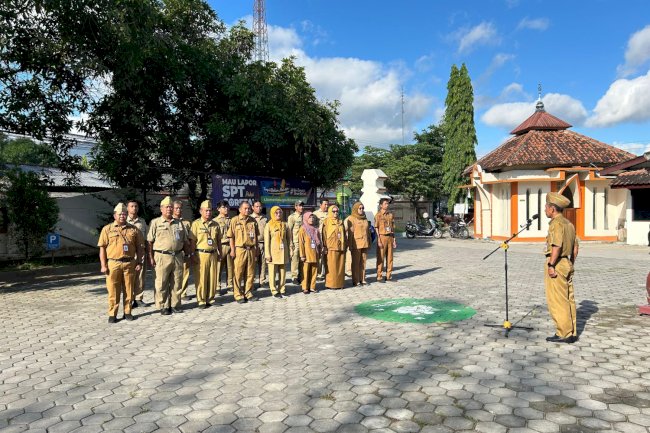 Apel Pagi Karyawan dan Karyawati Kecamatan Bayat Tingkatkan Disiplin dan Semangat Pelayanan