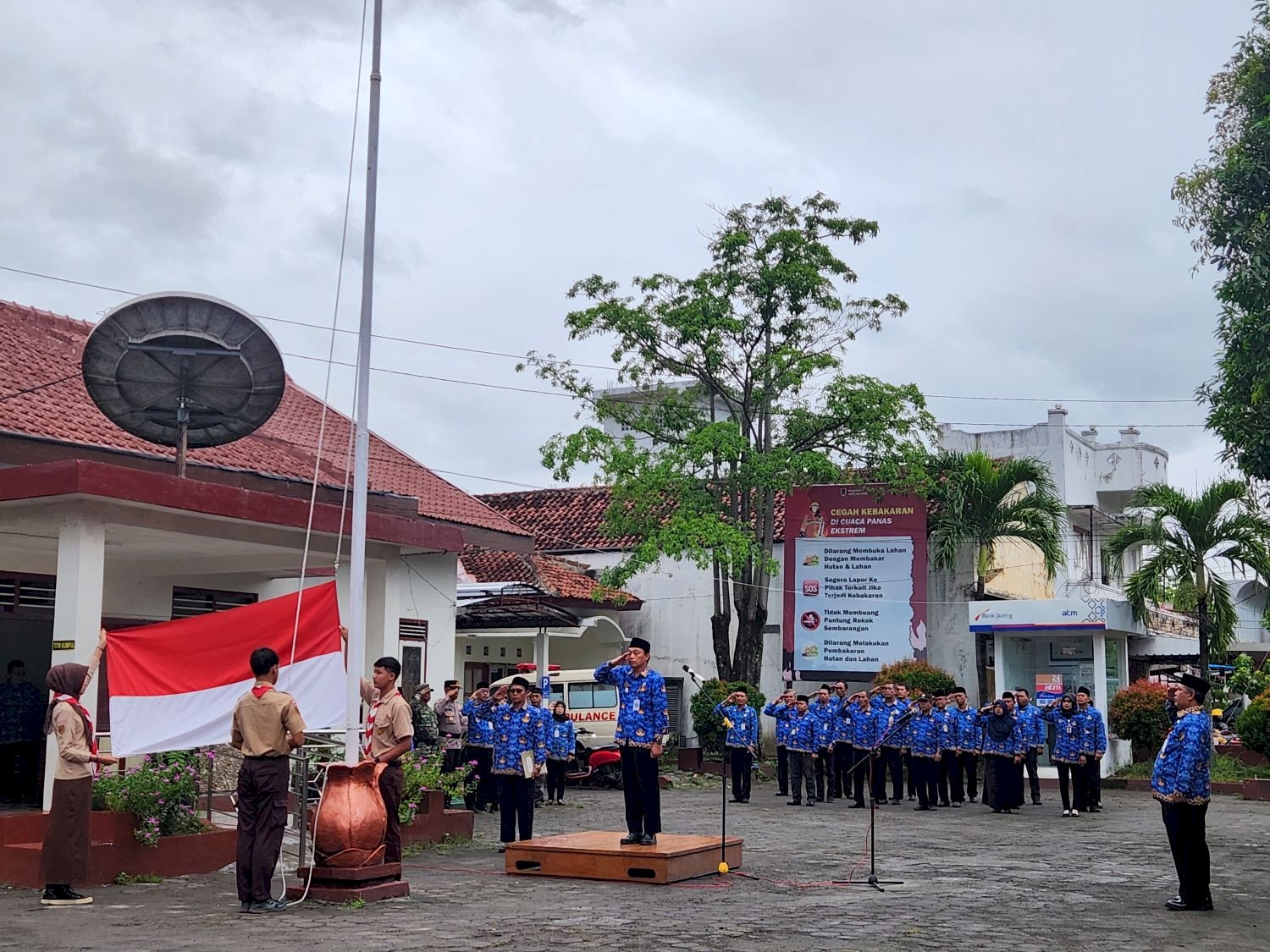 Upacara Peringatan HUT KORPRI Ke-53 di Kecamatan Bayat