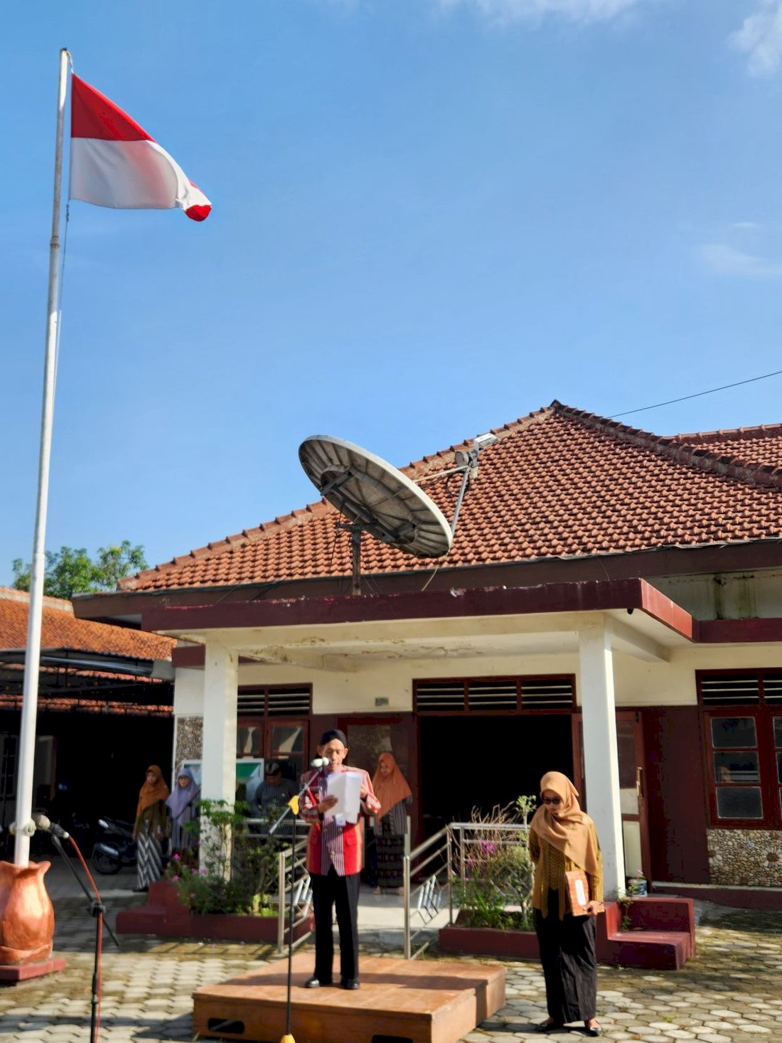 Upacara Peringatan Hari Kartini Tingkat Kecamatan Bayat Tahun 2026 Berlangsung Khidmat